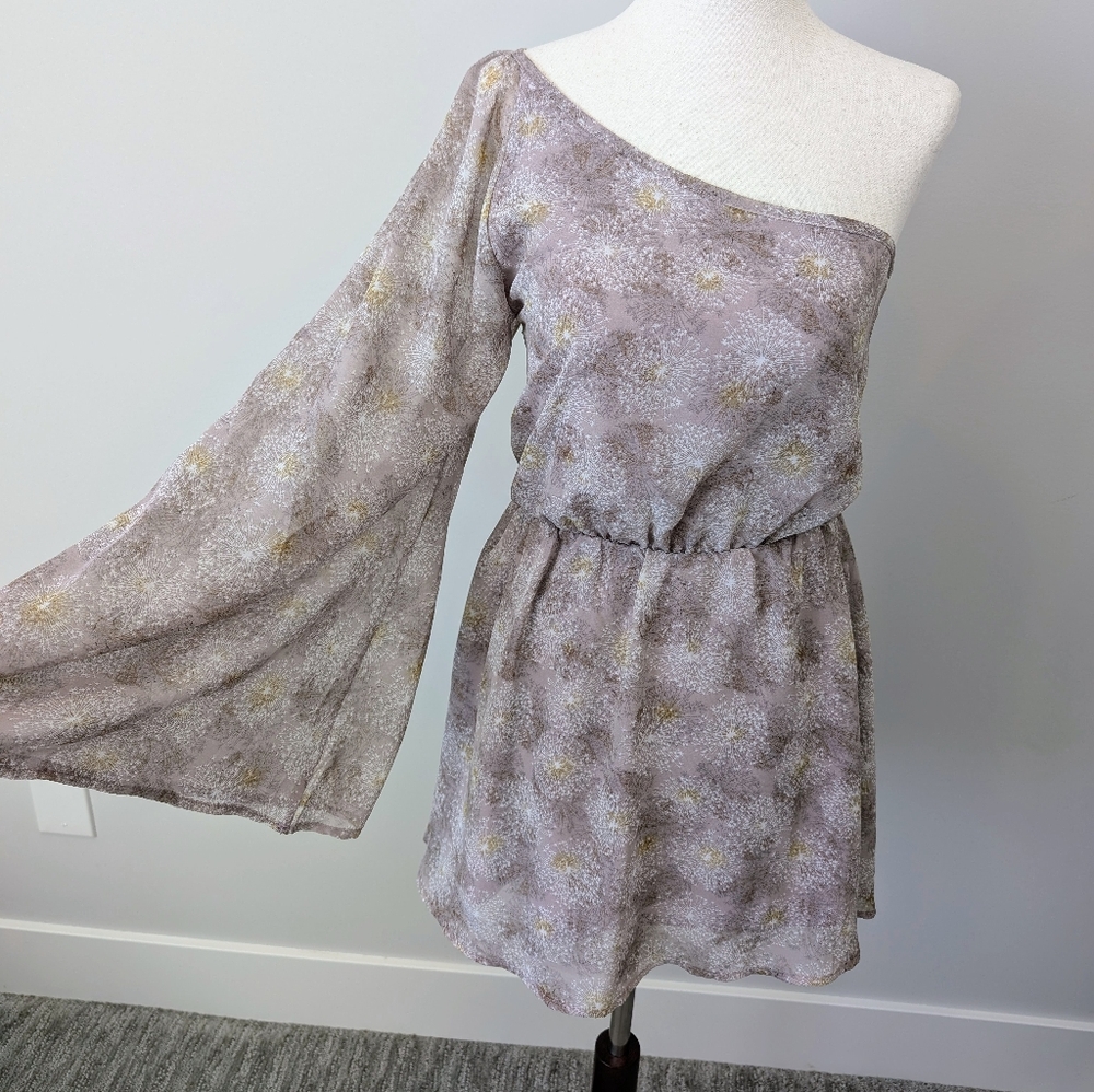 Crimson & Clover One Shoulder Bell Sleeve Dress